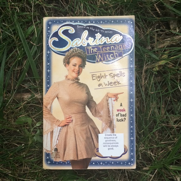 5 Sabrina The Teenage Witch books - Picture 6 of 8